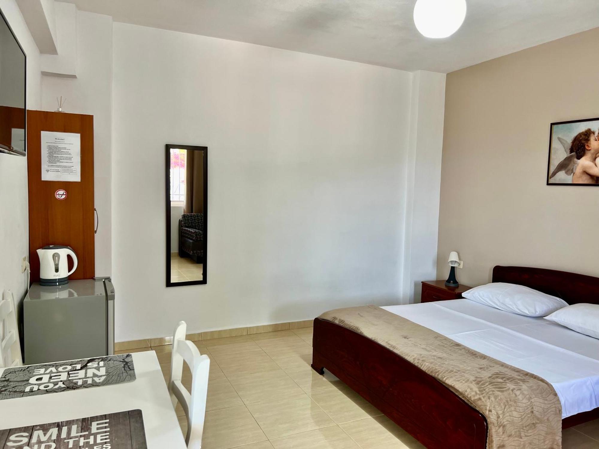 Apart-hotel Tomi